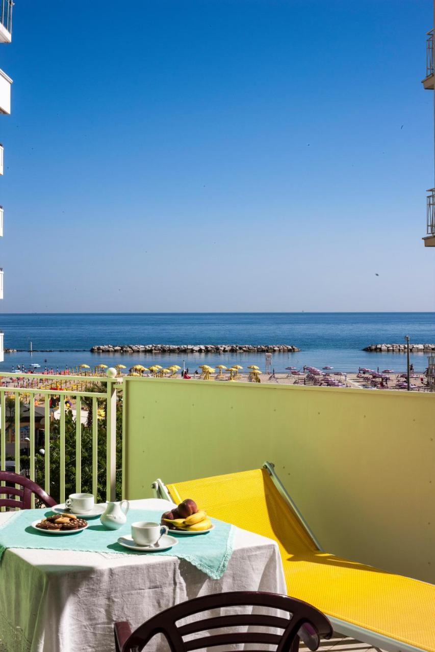 Beach Residence Gabicce Mare Extérieur photo