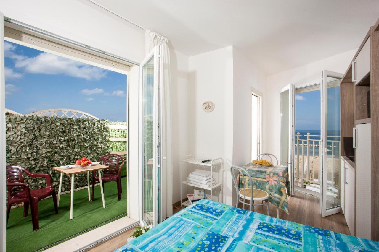 Beach Residence Gabicce Mare Extérieur photo