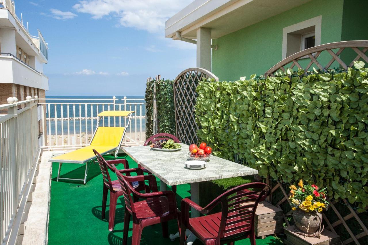 Beach Residence Gabicce Mare Extérieur photo